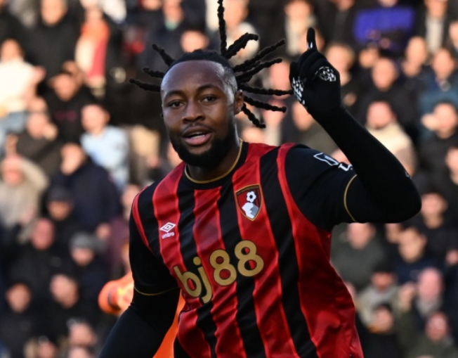 曼市双雄竞逐塞梅尼奥：曼城推进签约，曼联铩羽而归