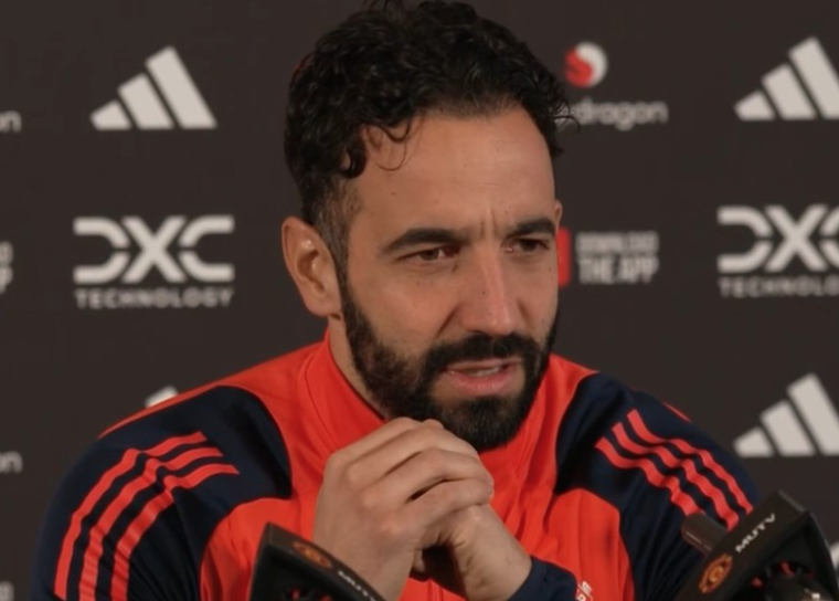 曼联帅位更迭:新帅人选的多维度探讨