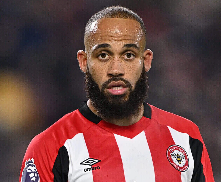 佩蒂特盛赞曼联锋线新星姆伯莫：智慧型前锋的典范